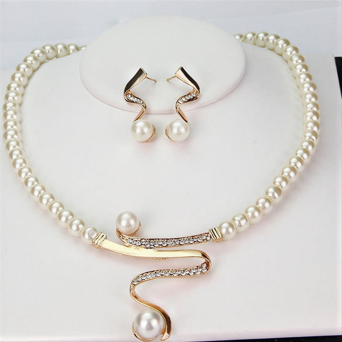 Perla | Pearl Necklace Set
